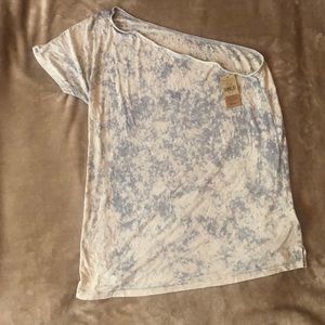 Off the shoulder American Eagle shirt